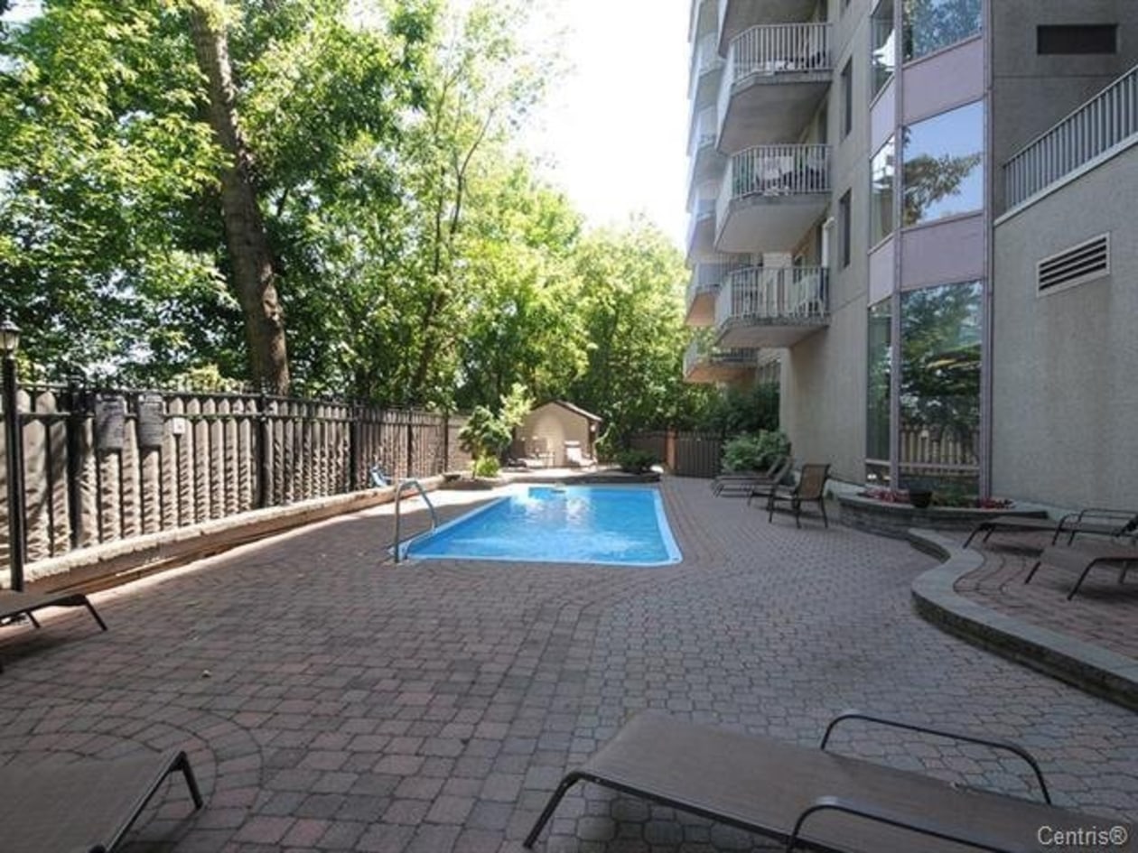 Piscine — 1077, Rue St-Mathieu, 668, Montréal (Ville-Marie), H3H2S4, Montréal (Ville-Marie)