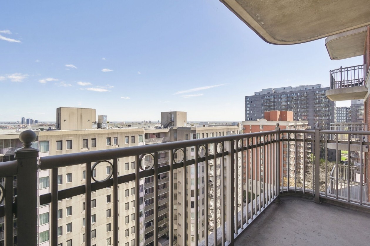 Balcon — 1700, Boul. René-Lévesque O., 1501, Montréal (Ville-Marie), H3H2V1, Montréal (Ville-Marie)