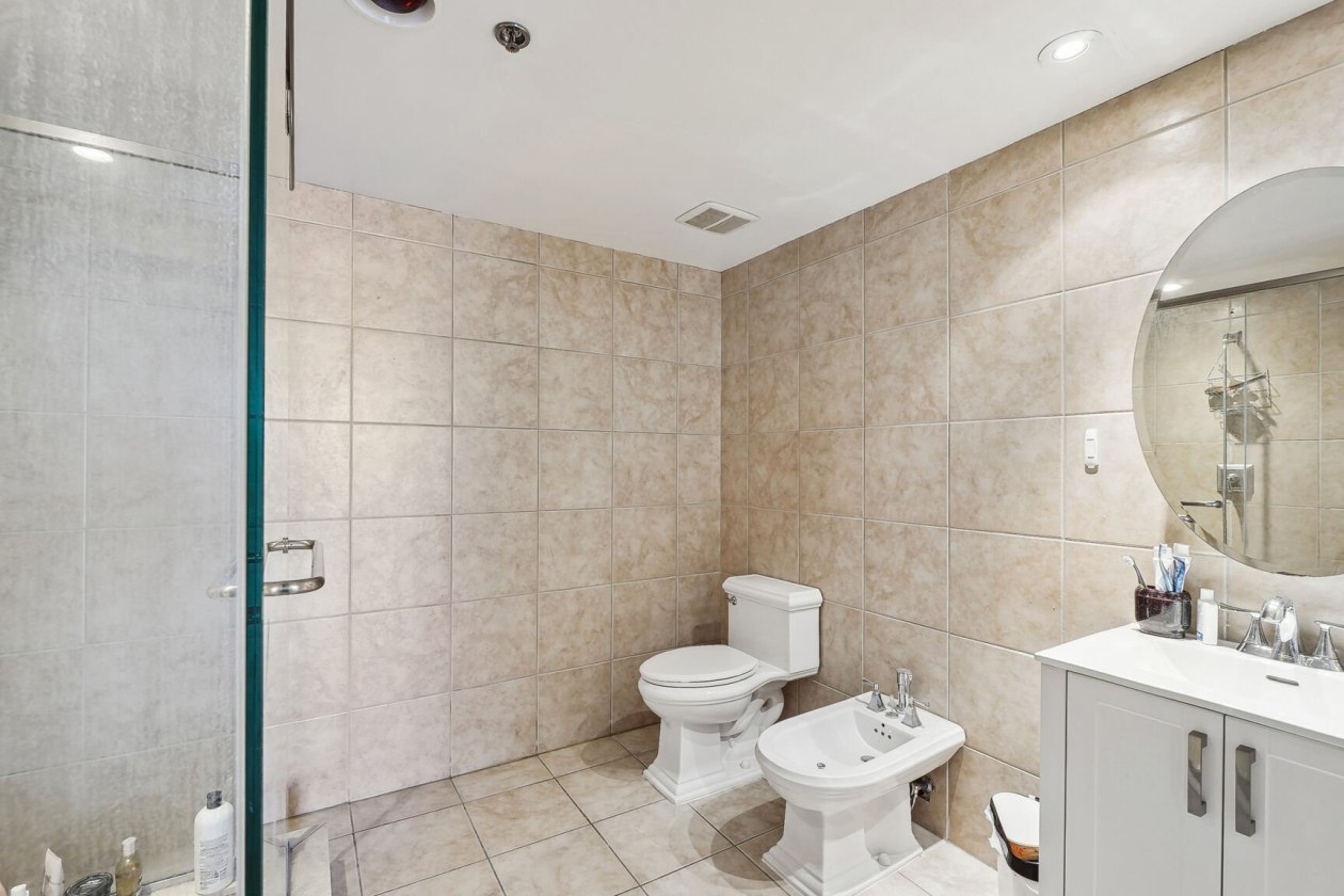 Salle de bains — 1700, Boul. René-Lévesque O., 1501, Montréal (Ville-Marie), H3H2V1, Montréal (Ville-Marie)
