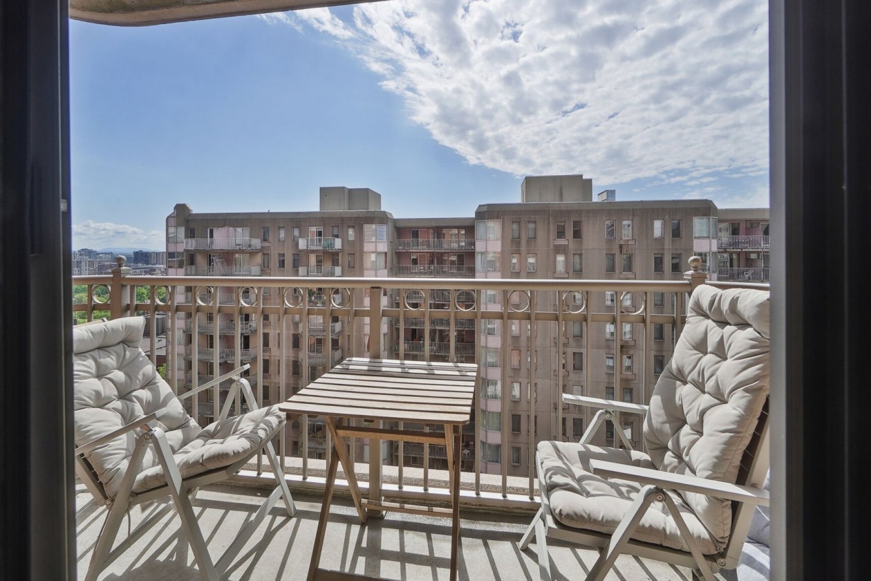 Balcon — 1700, Boul. René-Lévesque O., 1203, Montréal (Ville-Marie), H3H2V1, Montréal (Ville-Marie)