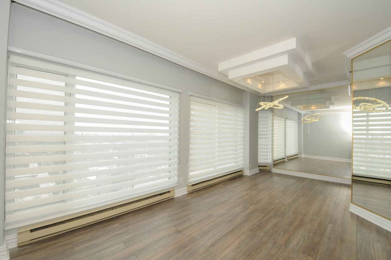 Salon — 1070, Rue St-Mathieu, 1205, Montréal (Ville-Marie), H3H2S8, Montréal (Ville-Marie)