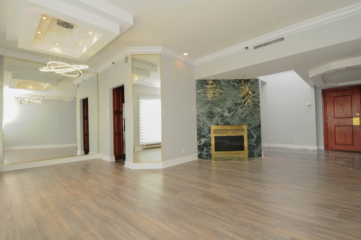 Salon — 1070, Rue St-Mathieu, 1205, Montréal (Ville-Marie), H3H2S8, Montréal (Ville-Marie)