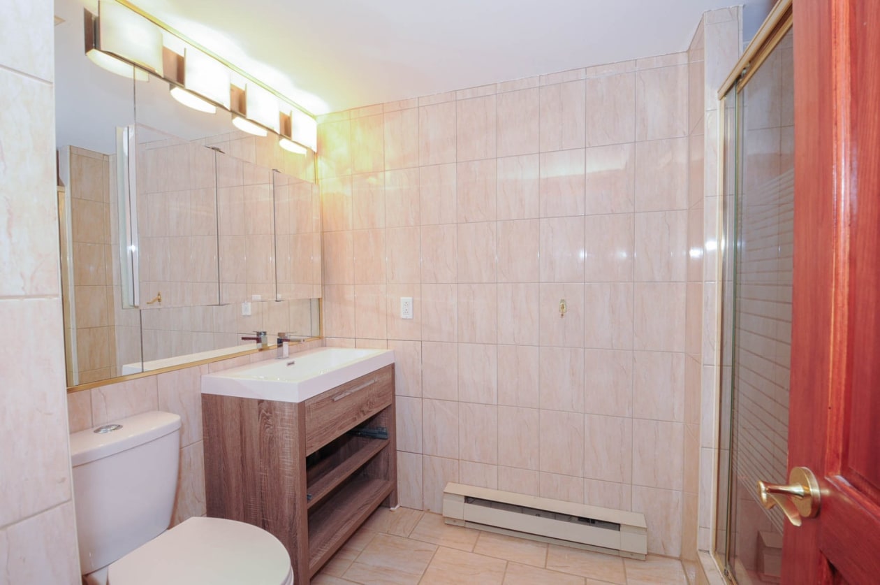 Salle de bains — 1070, Rue St-Mathieu, 1205, Montréal (Ville-Marie), H3H2S8, Montréal (Ville-Marie)