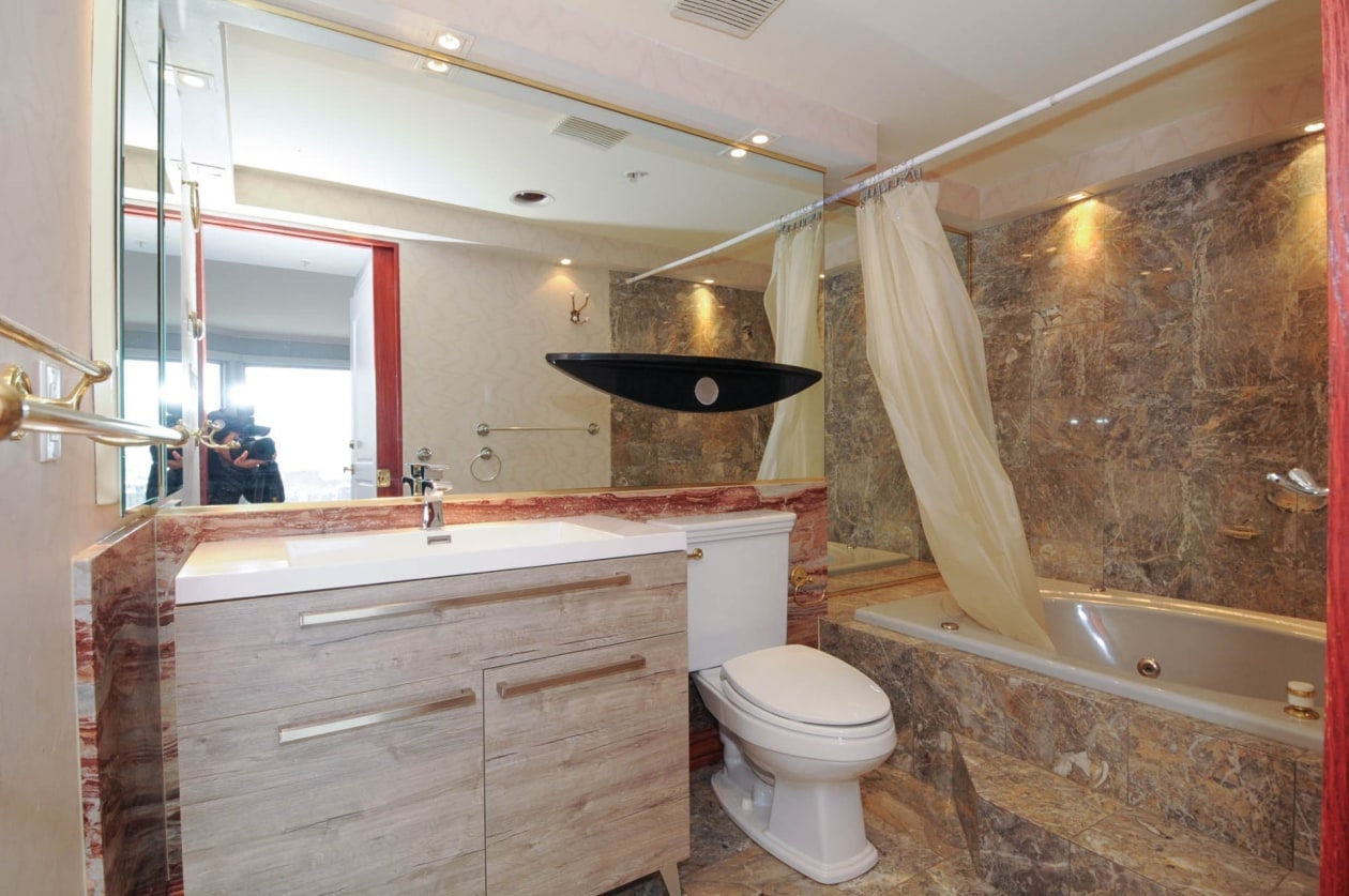 Salle de bains — 1070, Rue St-Mathieu, 1205, Montréal (Ville-Marie), H3H2S8, Montréal (Ville-Marie)