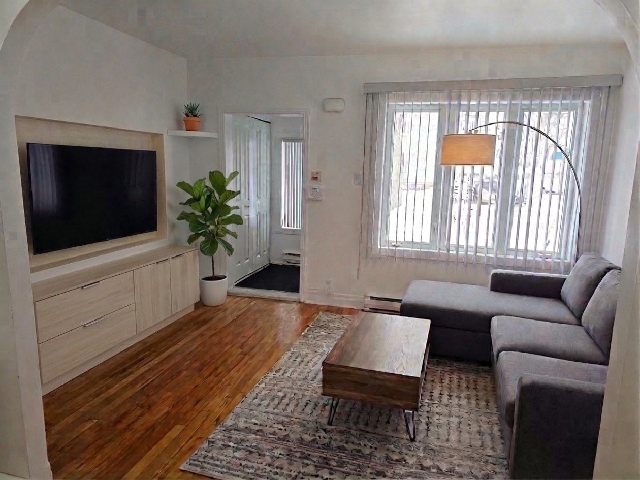 Salon — 11594, Av. Lamoureux, Montréal (Montréal-Nord), H1G5M5, Montréal (Montréal-Nord)
