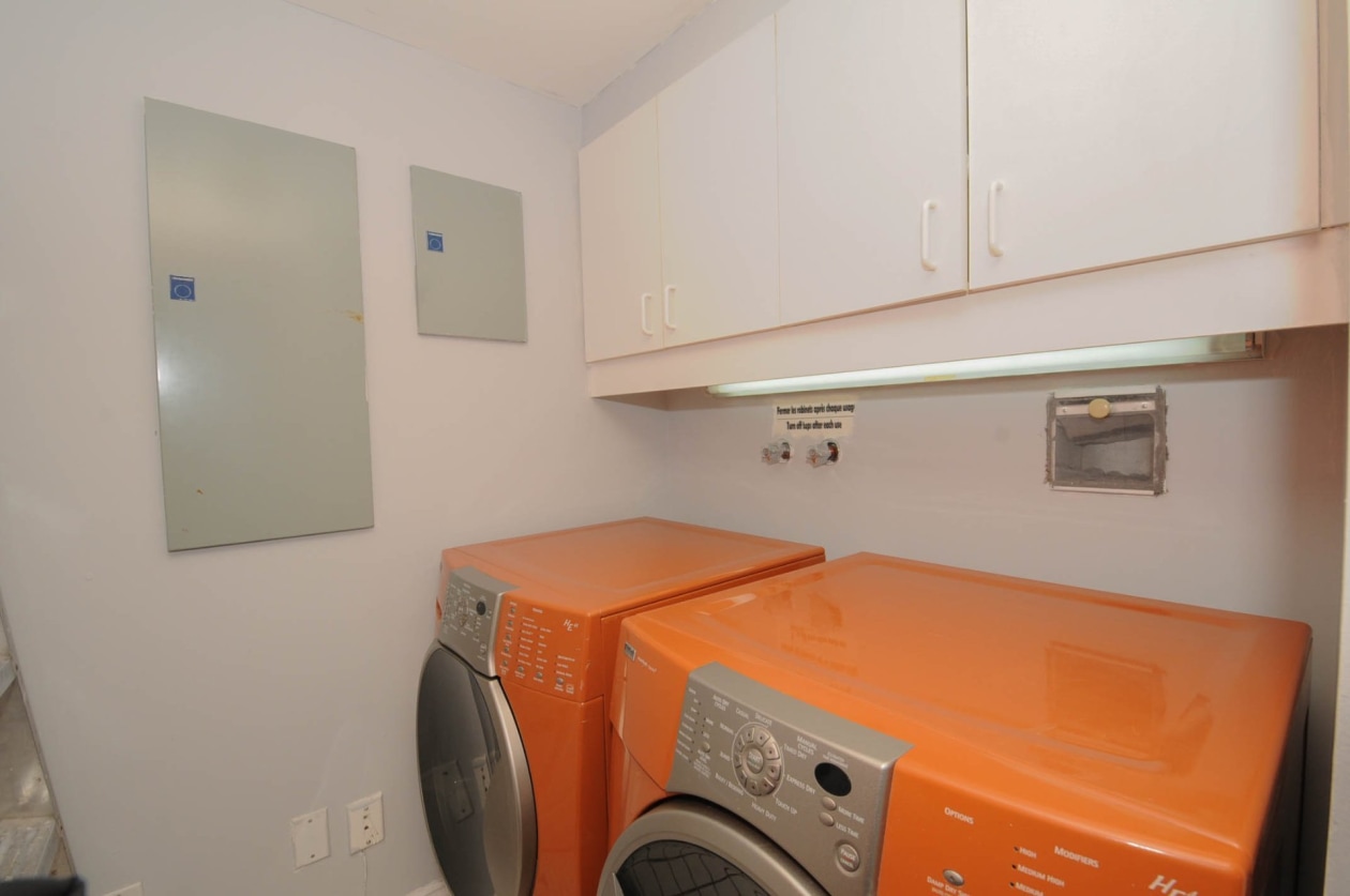Salle de lavage — 1070, Rue St-Mathieu, 1205, Montréal (Ville-Marie), H3H2S8, Montréal (Ville-Marie)