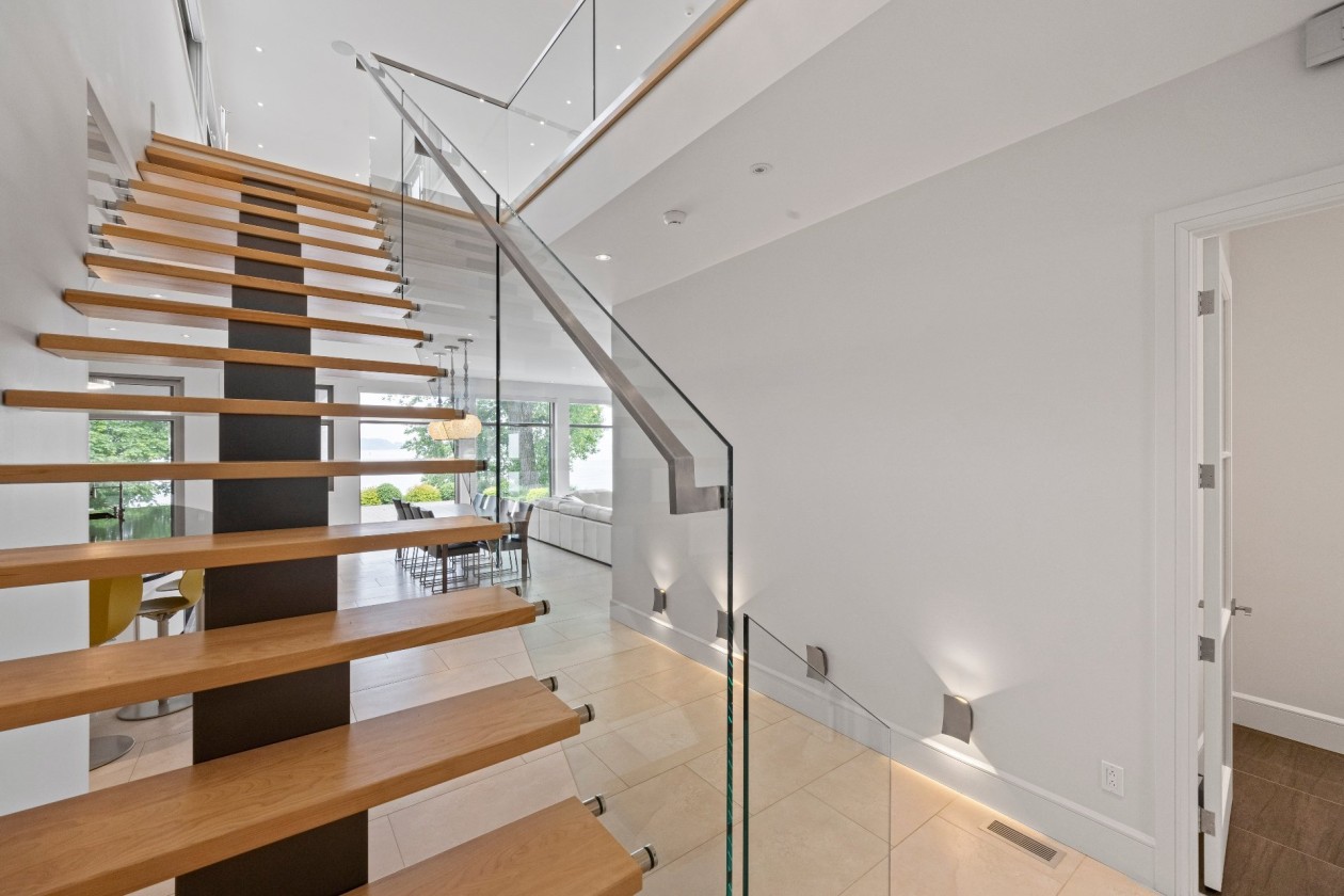 Escalier — 210, Ch. de la Rive-Boisée, Saint-Ignace-de-Loyola, J0K2P0, Saint-Ignace-de-Loyola