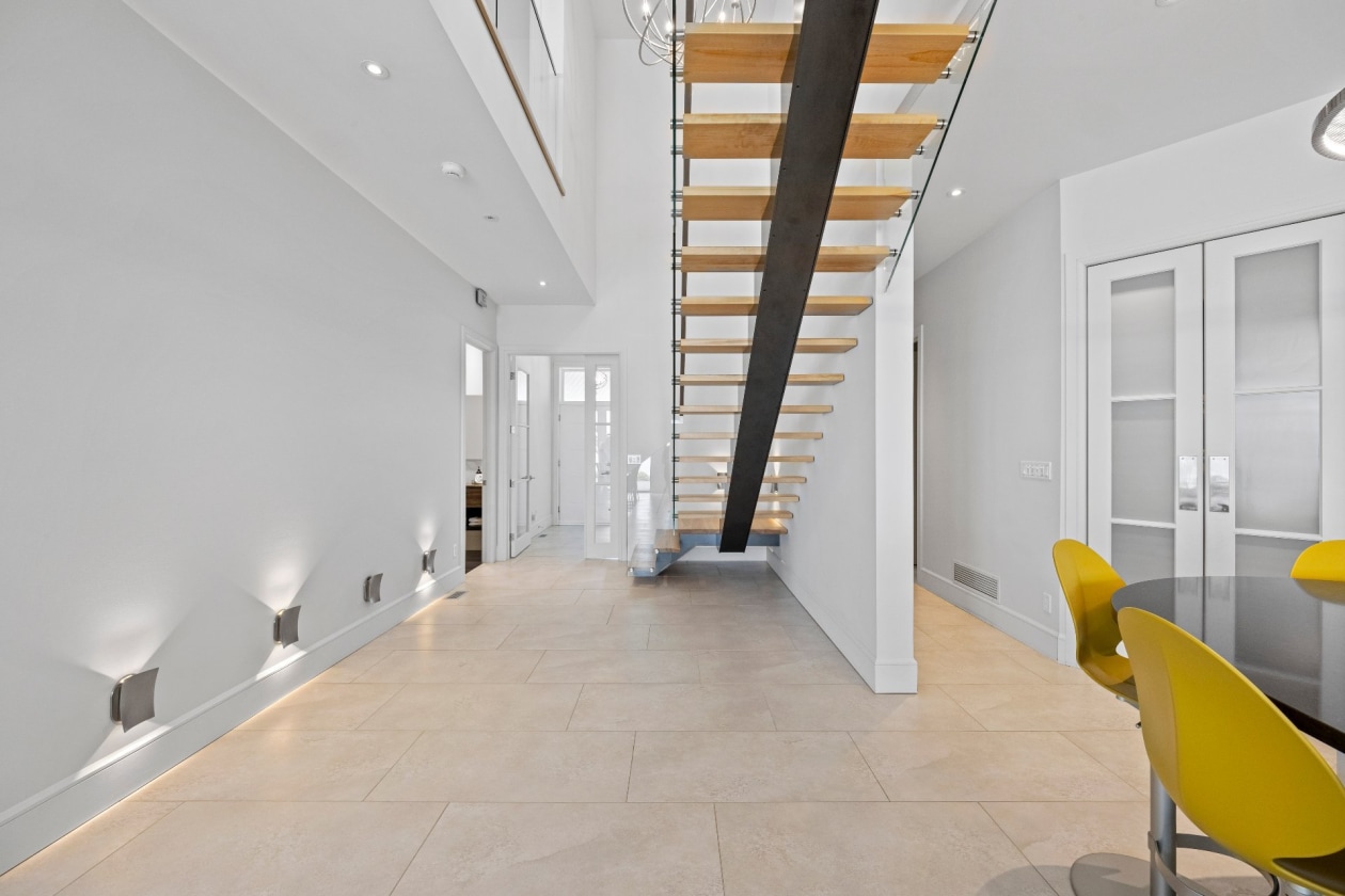 Escalier — 210, Ch. de la Rive-Boisée, Saint-Ignace-de-Loyola, J0K2P0, Saint-Ignace-de-Loyola