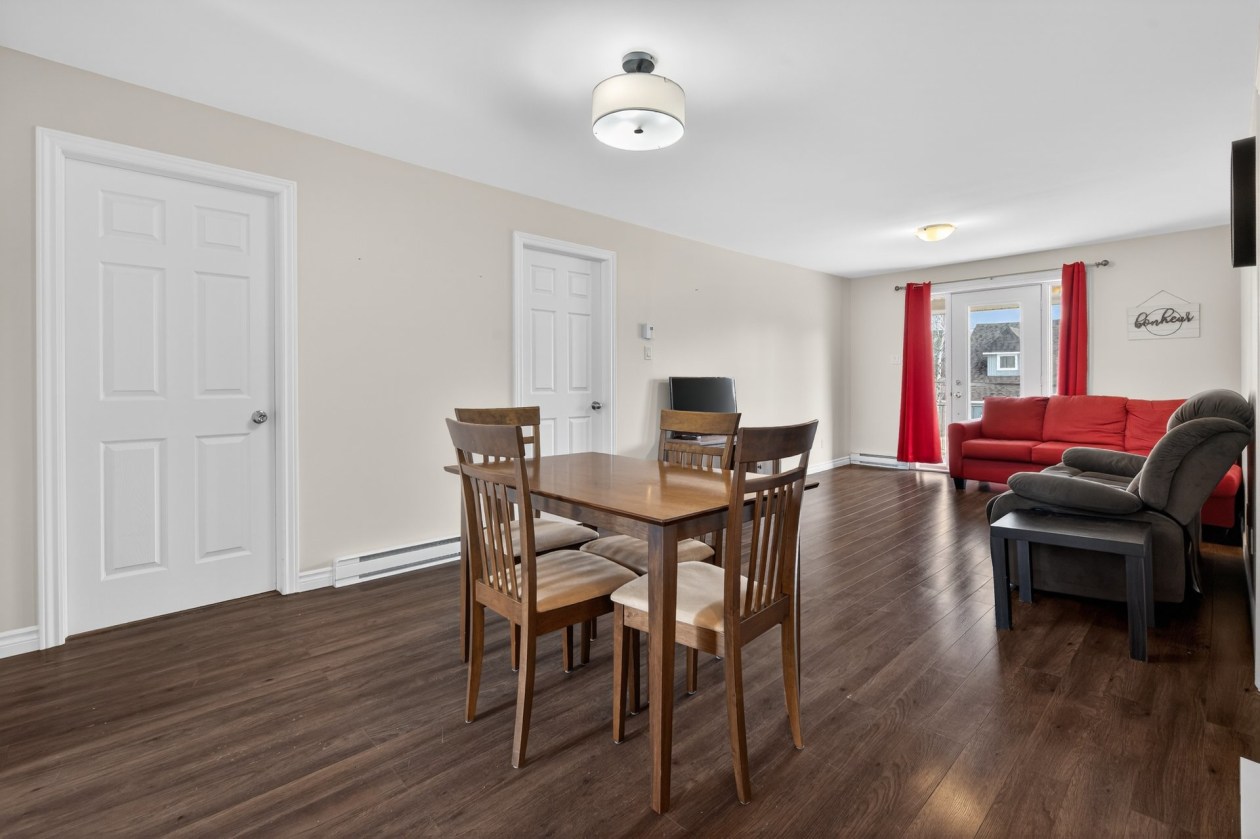 Salle à manger — 173 - 175, Rue Blais, Rimouski, G5L2Z5, Rimouski