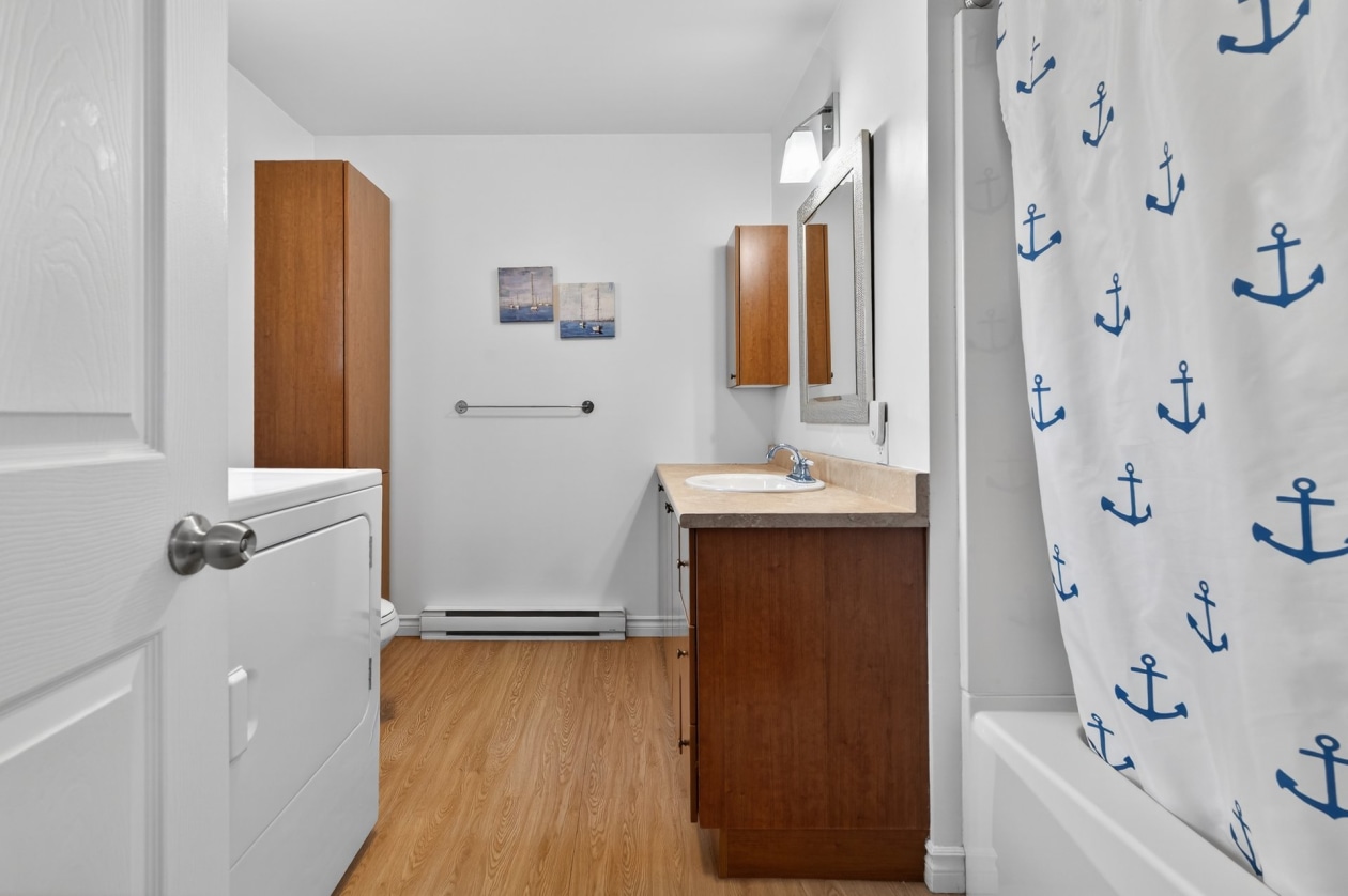 Salle de bains — 173 - 175, Rue Blais, Rimouski, G5L2Z5, Rimouski