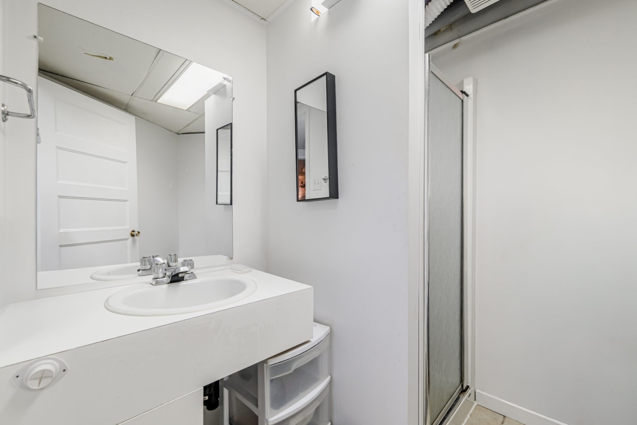 Salle de bains — 2, Rue Ste-Marie, Saint-Jean-de-Dieu, G0L3M0, Saint-Jean-de-Dieu