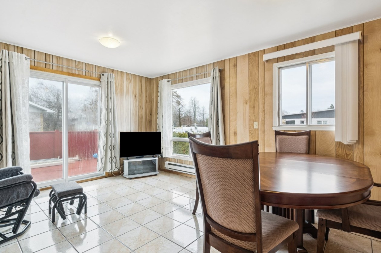 Salle à manger — 1799A, Rue Delorme, Laval (Vimont), H7M2W4, Laval (Vimont)