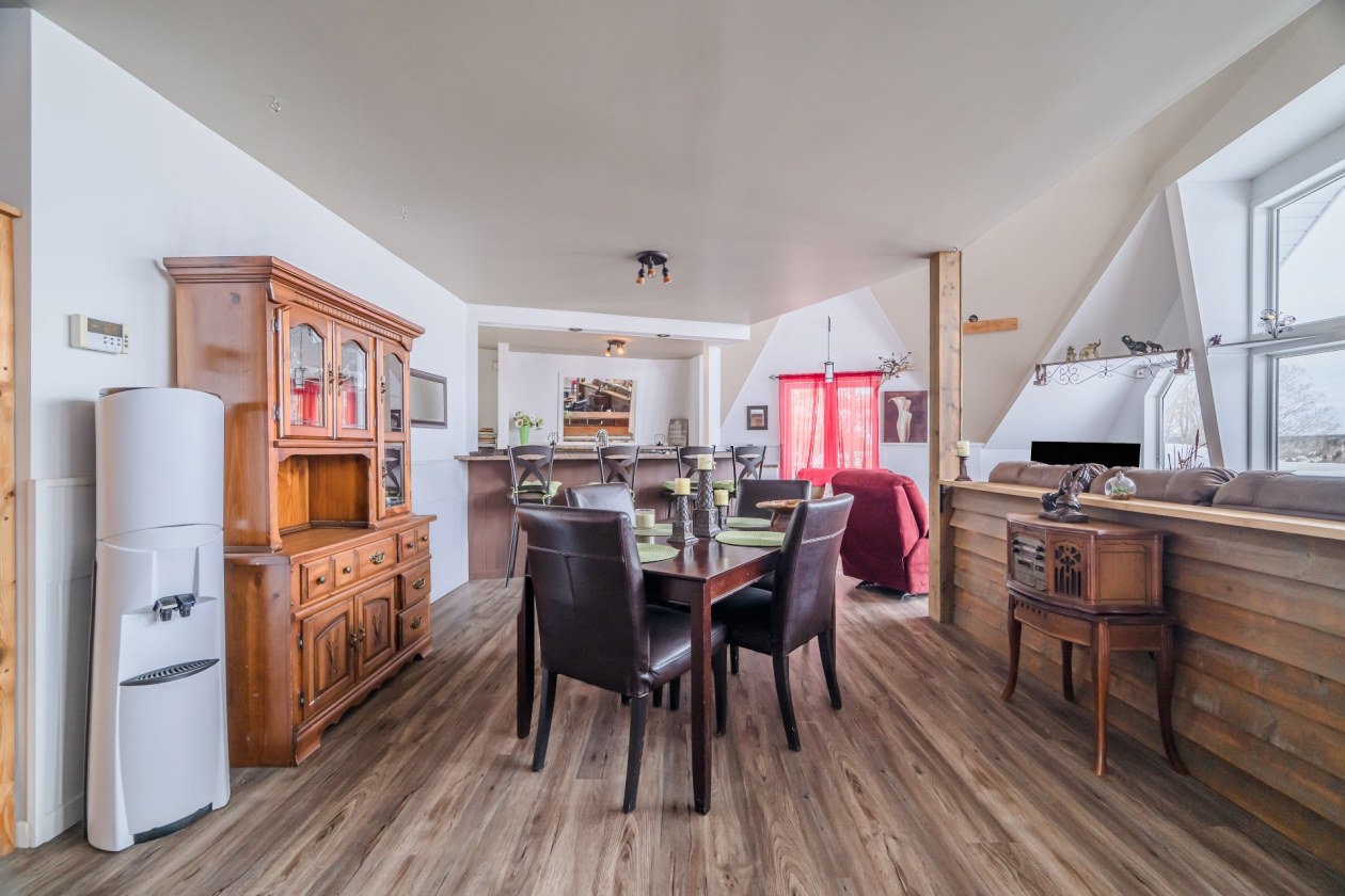 Salle à manger — 2, Rue Ste-Marie, Saint-Jean-de-Dieu, G0L3M0, Saint-Jean-de-Dieu