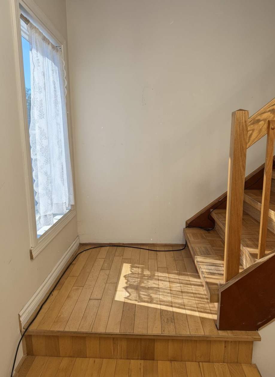 Escalier — 414, Av. St-Louis, Pointe-Claire, H9R2A2, Pointe-Claire