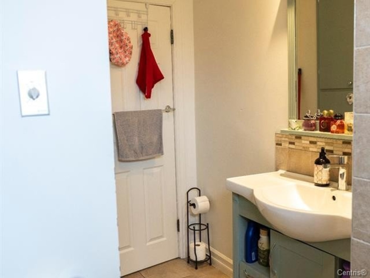 Salle de bains — 9119, Rue de Matane, Montréal (LaSalle), H8R2L5, Montréal (LaSalle)