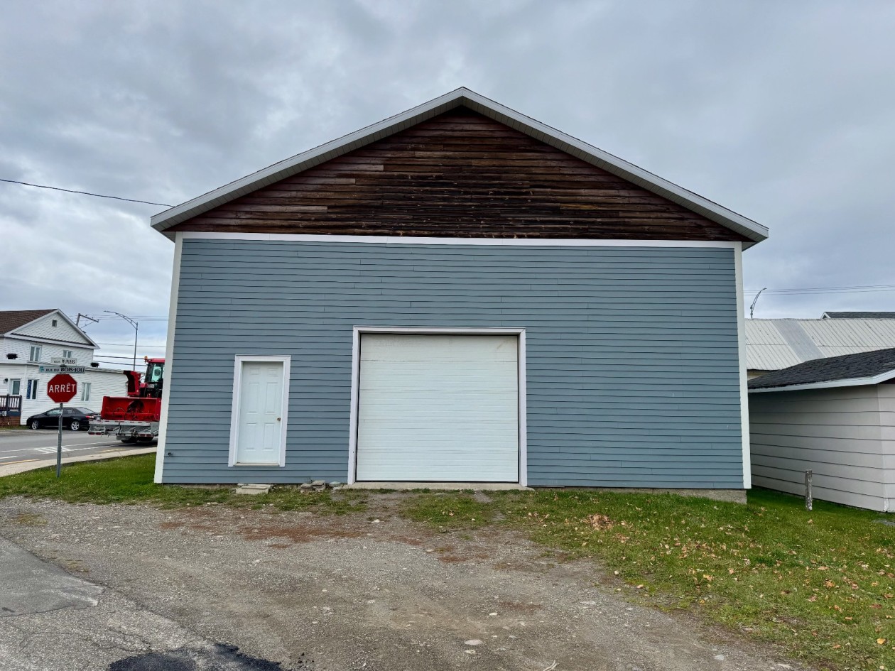 Face arrière — 179, Av. Desjardins, Matane, G4W2Z1, Matane
