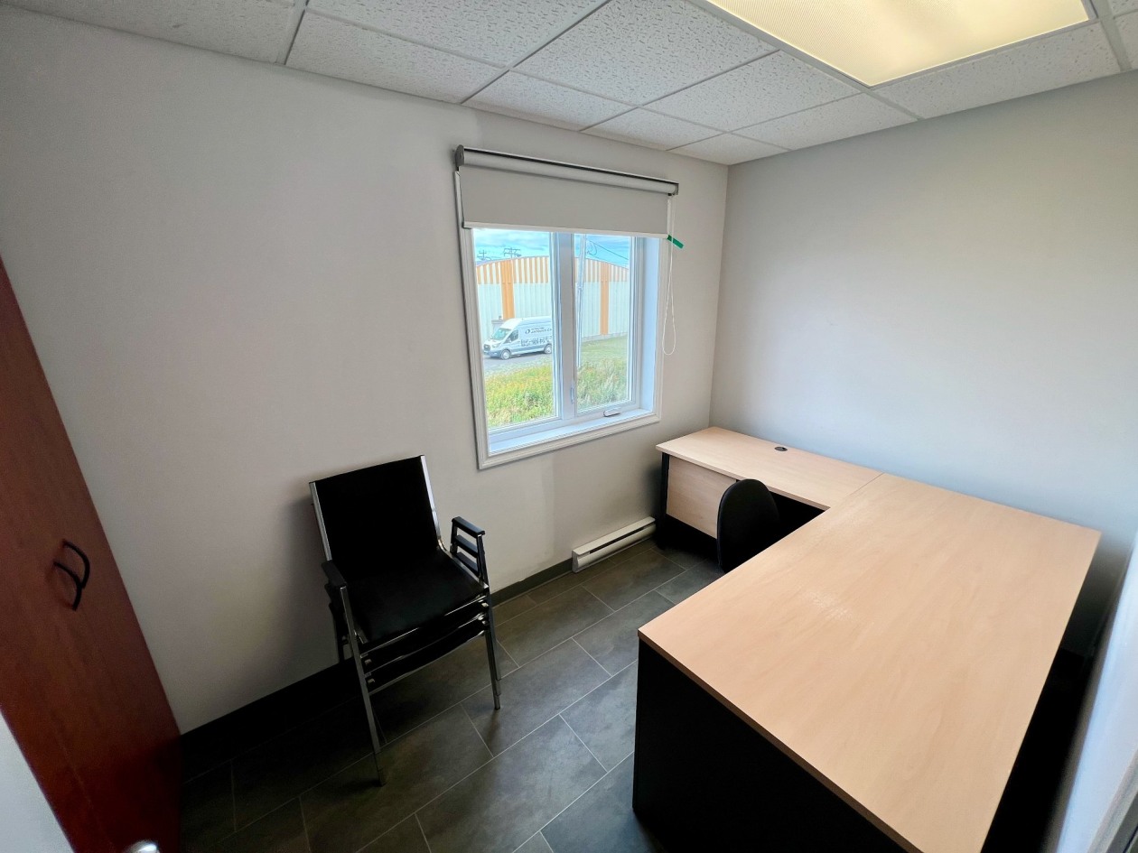 Bureau — 126, Rue Savard, Matane, G4W0J3, Matane
