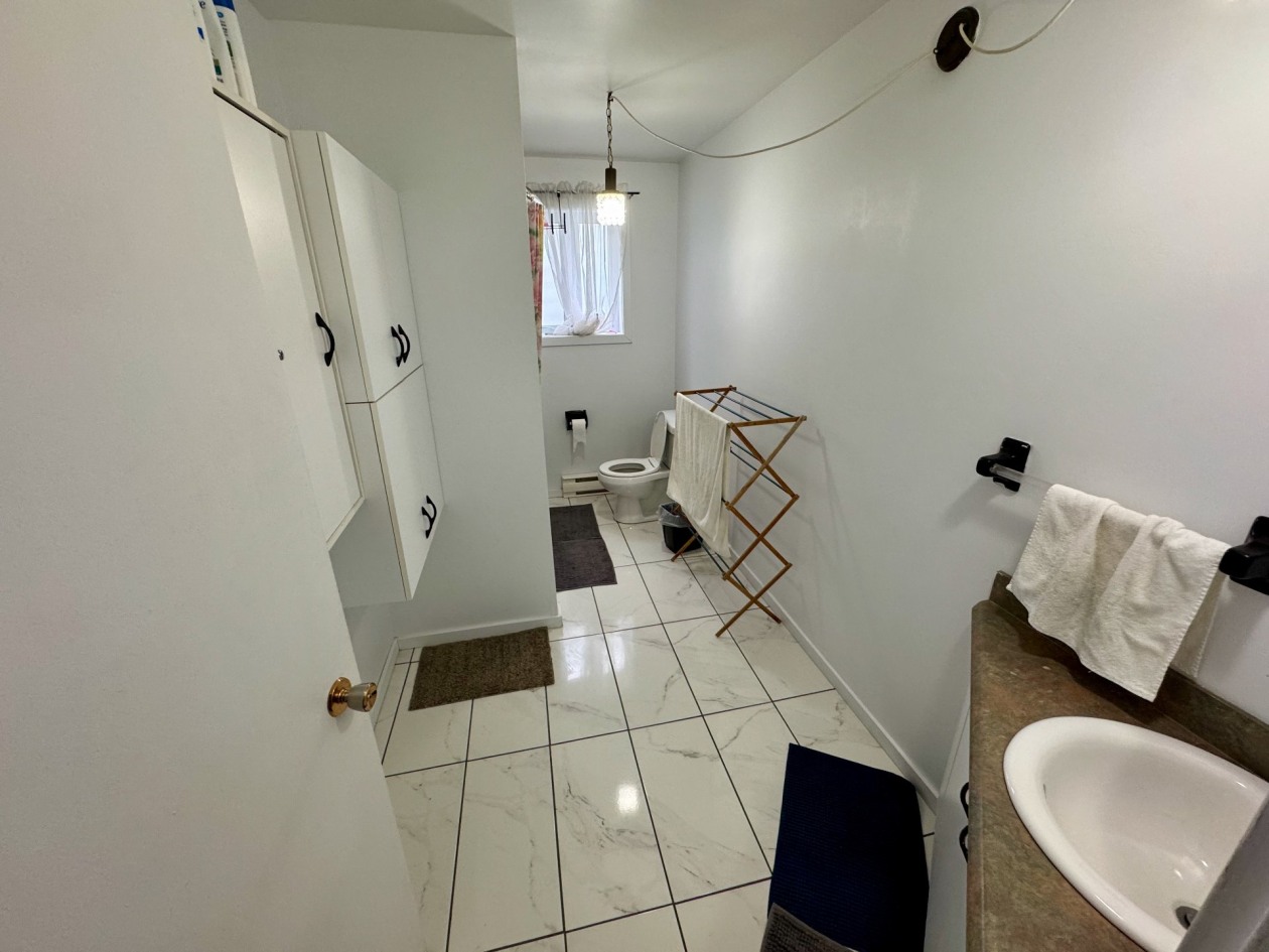 Salle de bains — 203, Rue Druillettes, Matane, G4W2B6, Matane
