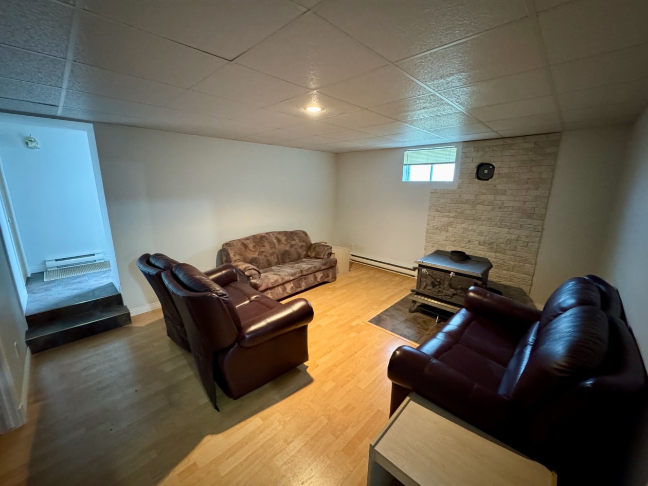 Salon — 203, Rue Druillettes, Matane, G4W2B6, Matane
