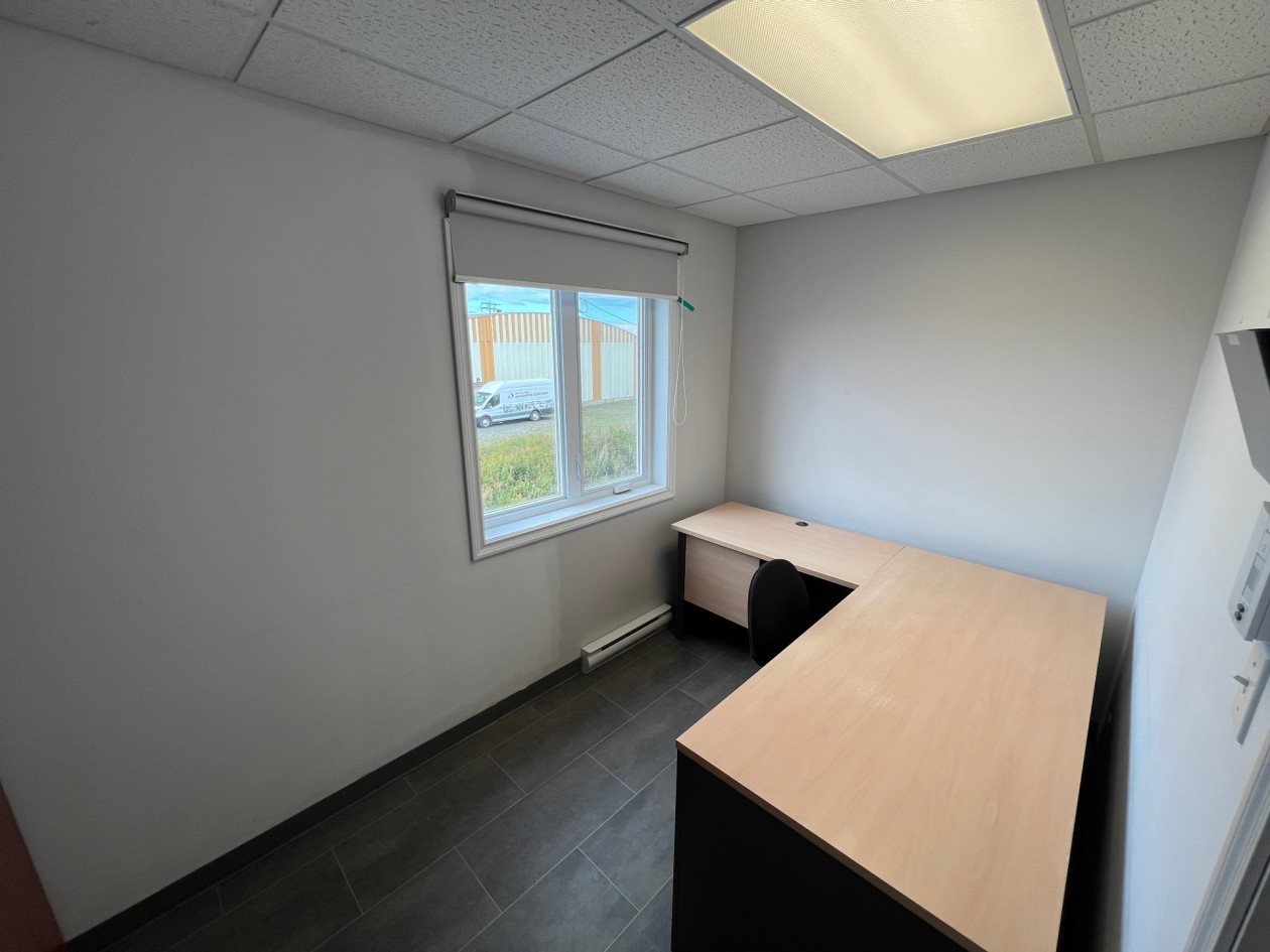 Bureau — 126, Rue Savard, Matane, G4W0J3, Matane