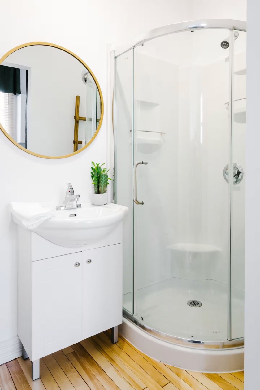 Salle de bains — 527, Av. St-Jérome, 1 À 9, Matane, G4W3B8, Matane