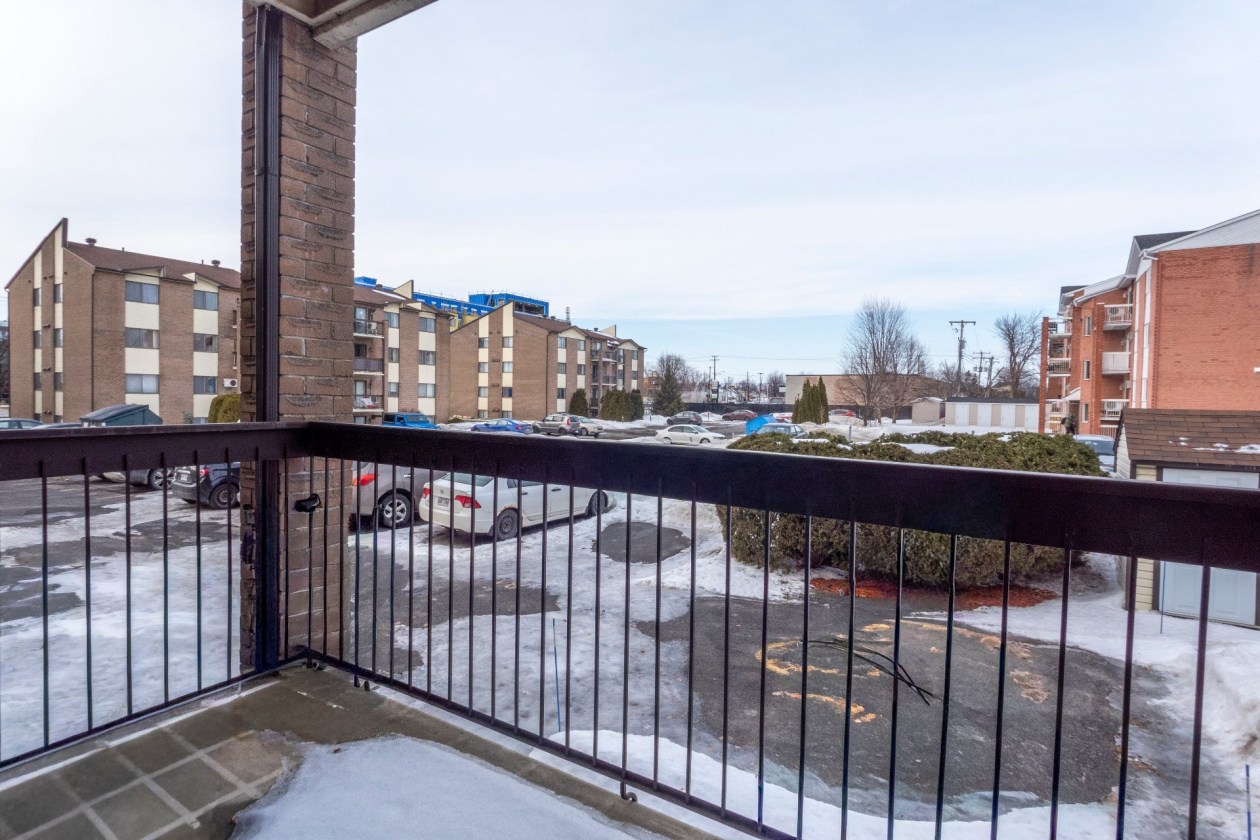 Balcon — 6080, Rue Lise-Charbonneau, 204, Longueuil (Saint-Hubert), J3Y8M9, Longueuil (Saint-Hubert)