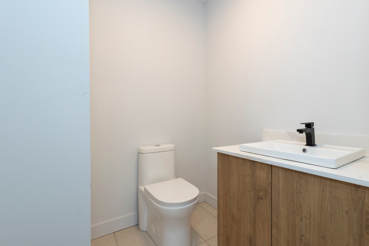 Salle d'eau — 116, Rue Principale, 401, Châteauguay, J6J3H1, Châteauguay