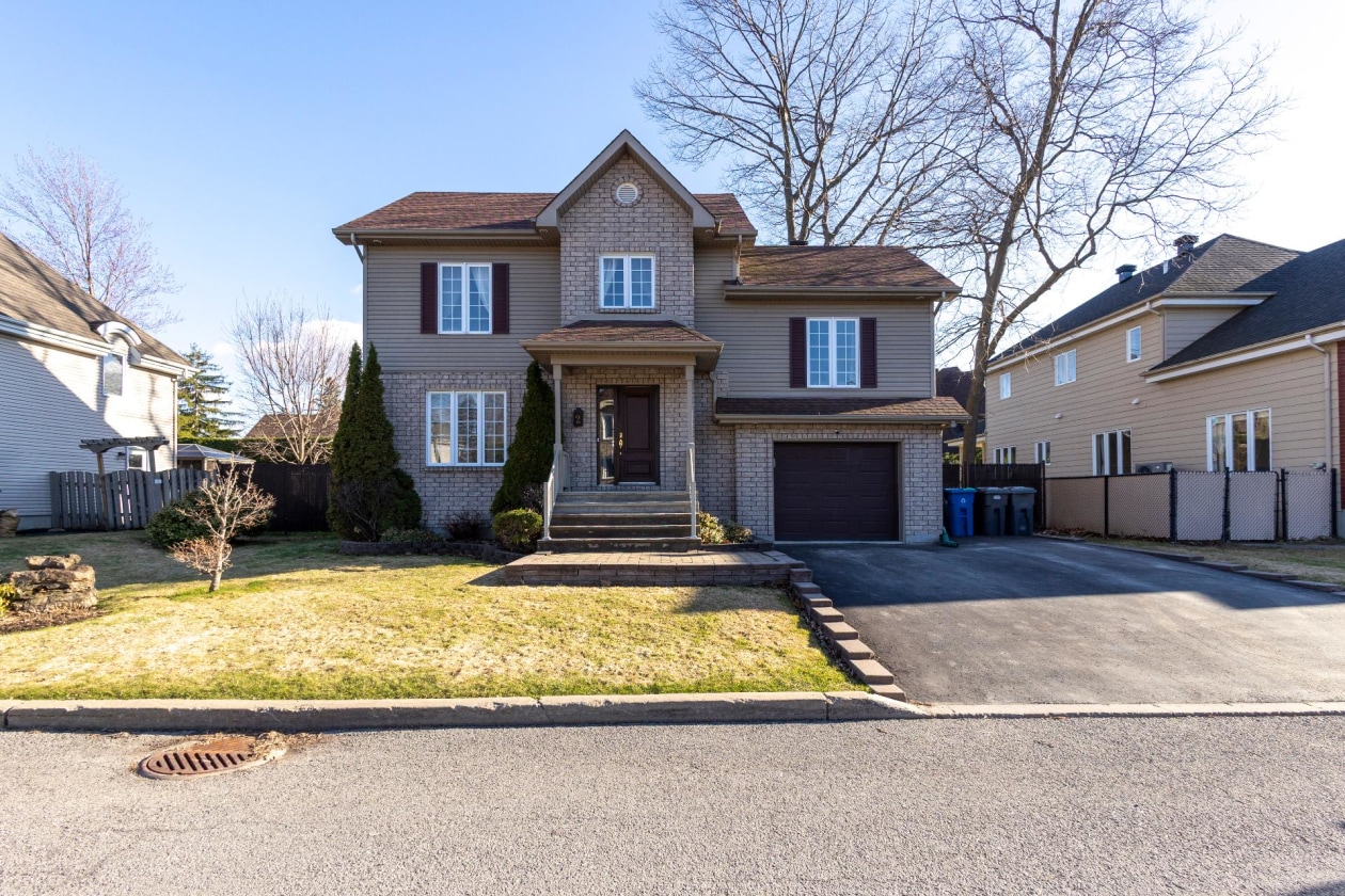 Façade — 2, Place des Ormes, Châteauguay, J6J6B5, Châteauguay