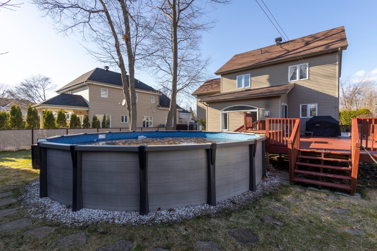 Piscine — 2, Place des Ormes, Châteauguay, J6J6B5, Châteauguay