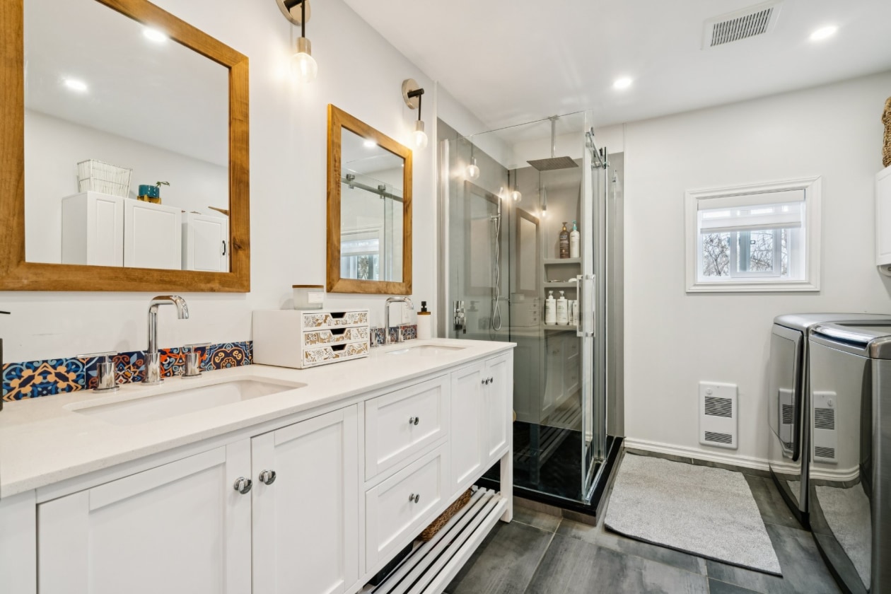 Salle de bains — 145, Rue Hayward, Montréal (LaSalle), H8R2G6, Montréal (LaSalle)