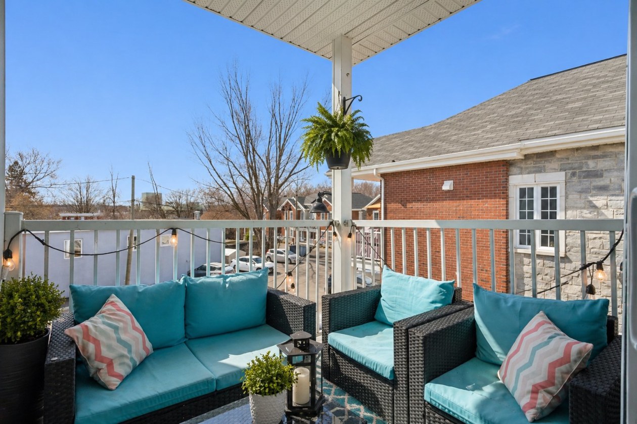 Terrasse — 147B, Boul. Ste-Rose, Laval (Sainte-Rose), H7L1L2, Laval (Sainte-Rose)