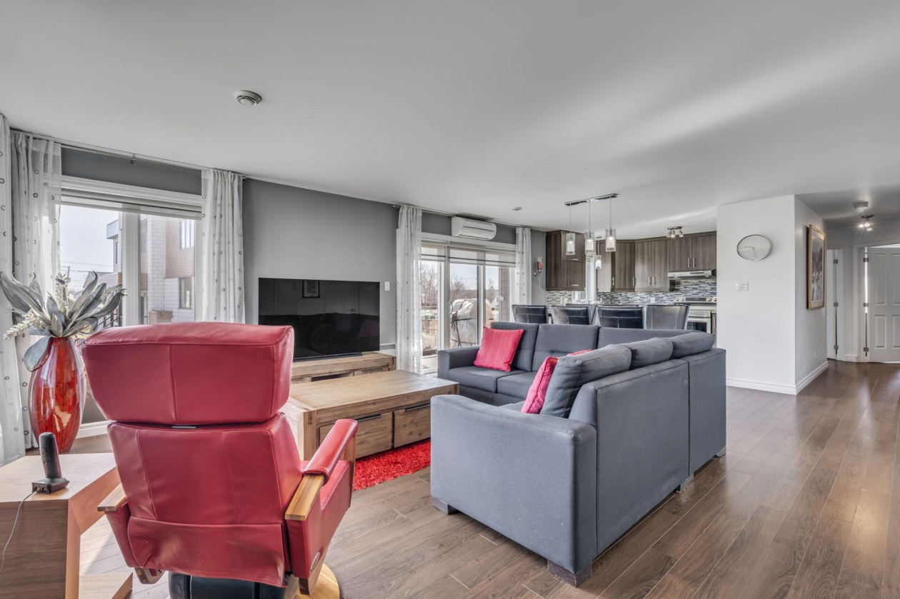 Salon — 1439, Rue St-Jacques, B, L'Ancienne-Lorette, G2E2X6, L'Ancienne-Lorette