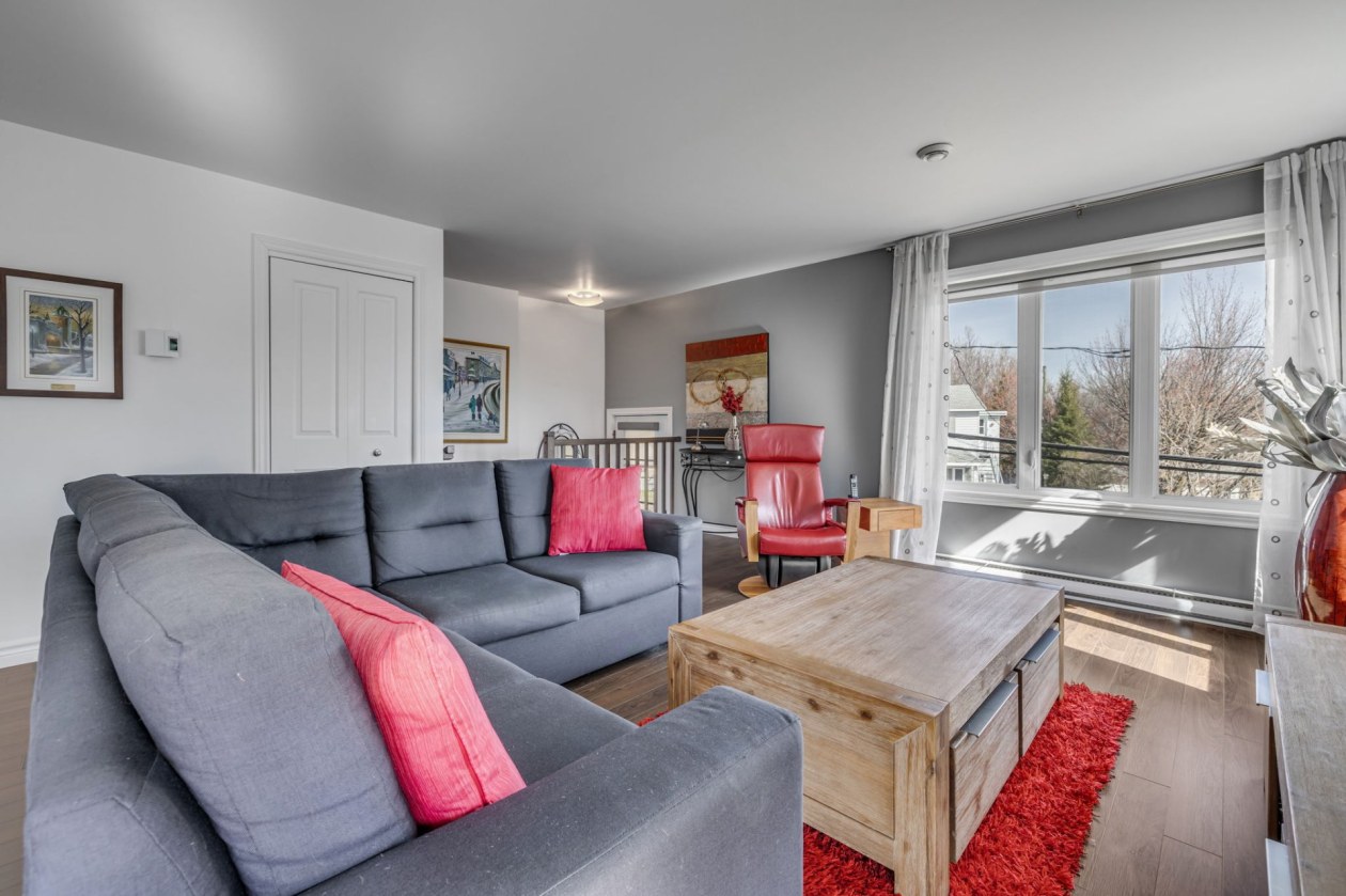 Salon — 1439, Rue St-Jacques, B, L'Ancienne-Lorette, G2E2X6, L'Ancienne-Lorette