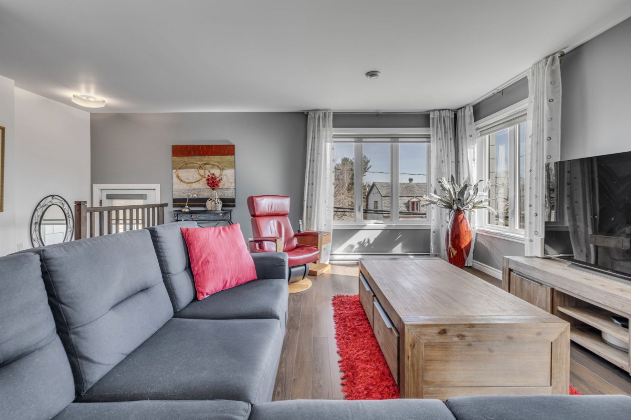 Salon — 1439, Rue St-Jacques, B, L'Ancienne-Lorette, G2E2X6, L'Ancienne-Lorette