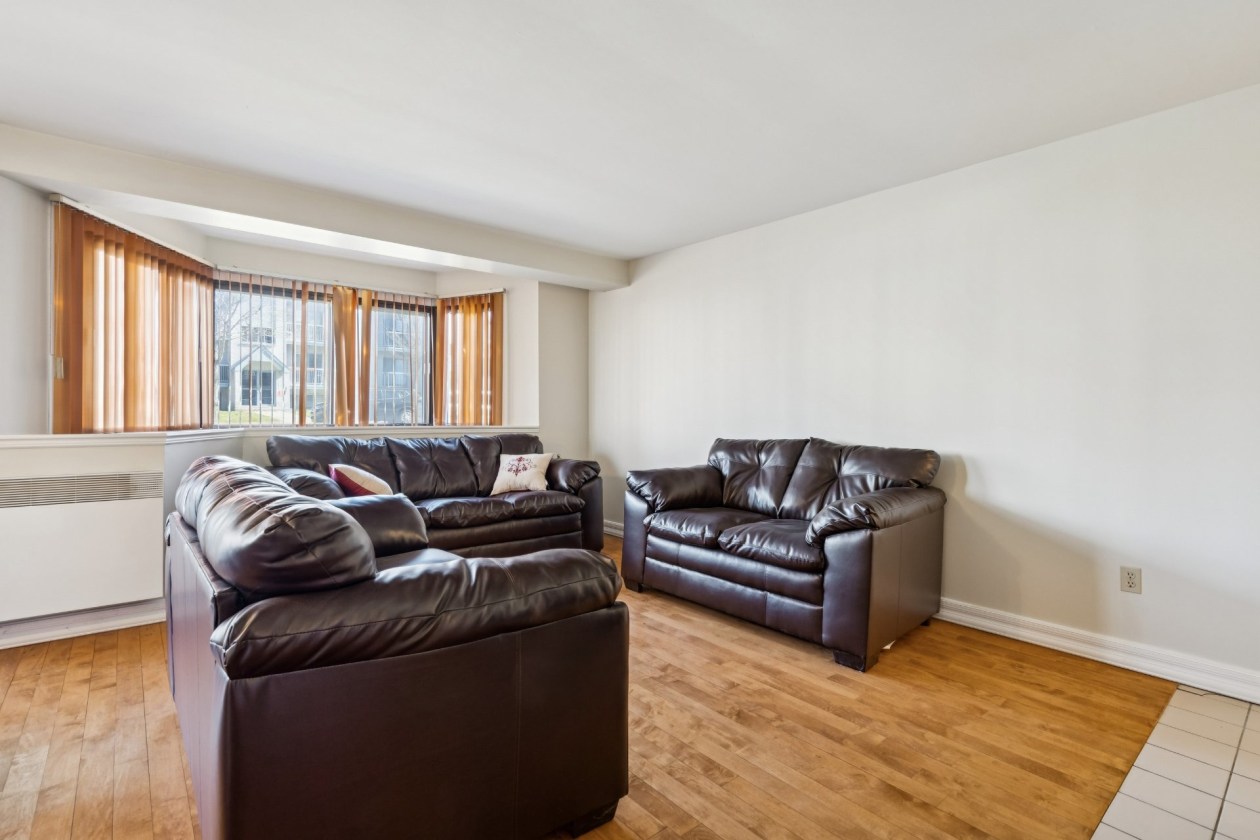 Salon — 11762, Rue Pavillon, 2, Montréal (Pierrefonds-Roxboro), H8Y2Y5, Montréal (Pierrefonds-Roxboro)