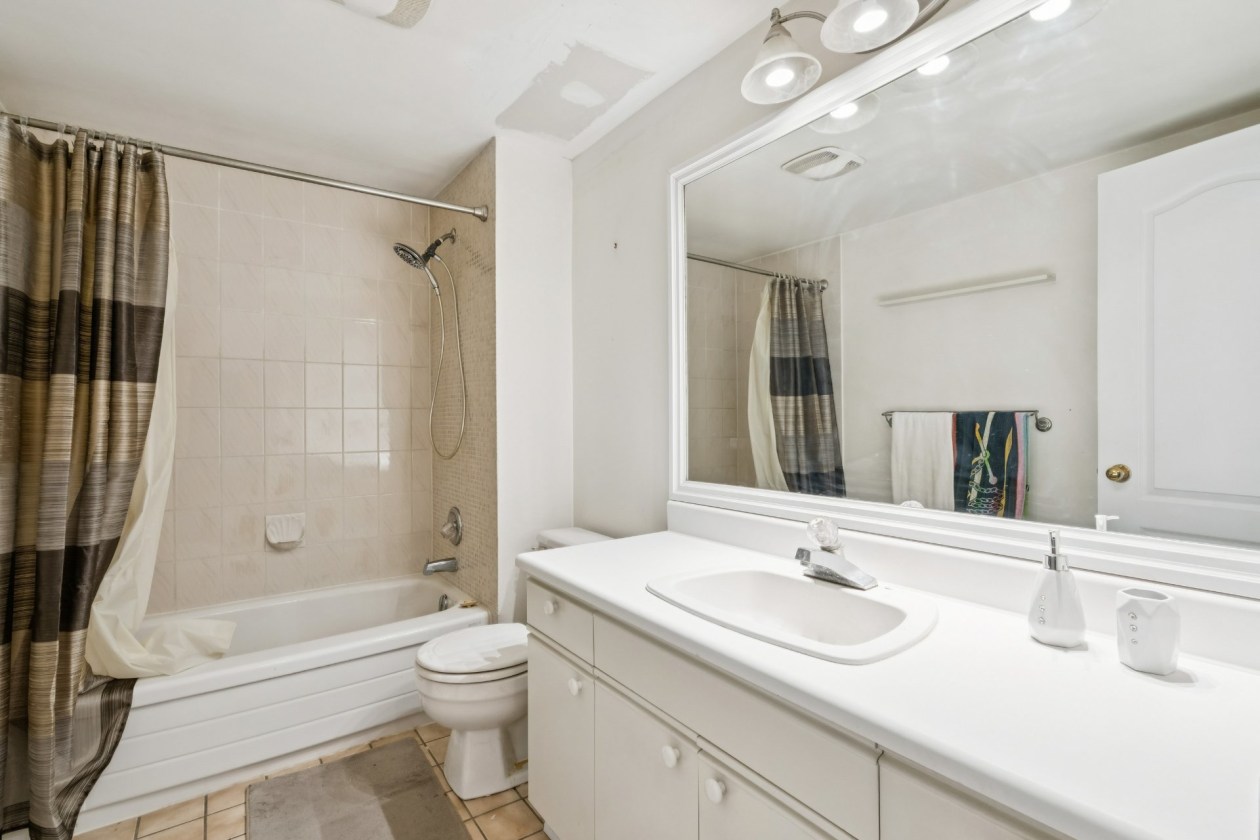 Salle de bains — 11762, Rue Pavillon, 2, Montréal (Pierrefonds-Roxboro), H8Y2Y5, Montréal (Pierrefonds-Roxboro)