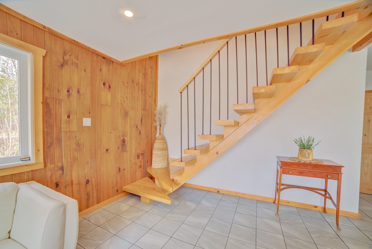 Salon — 45, Ch. du Belvédère, Lingwick, J0B2Z0, Lingwick