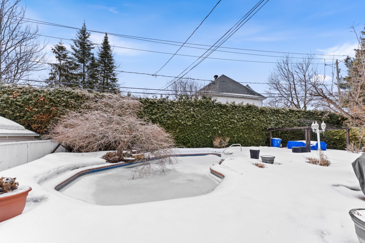 Piscine — 146, Boul. des Châteaux, Blainville, J7B1K9, Blainville
