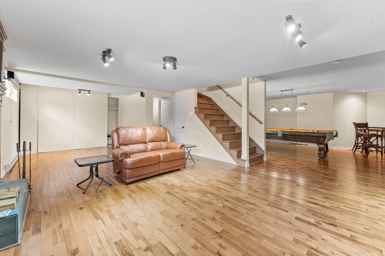 Salle familiale — 146, Boul. des Châteaux, Blainville, J7B1K9, Blainville