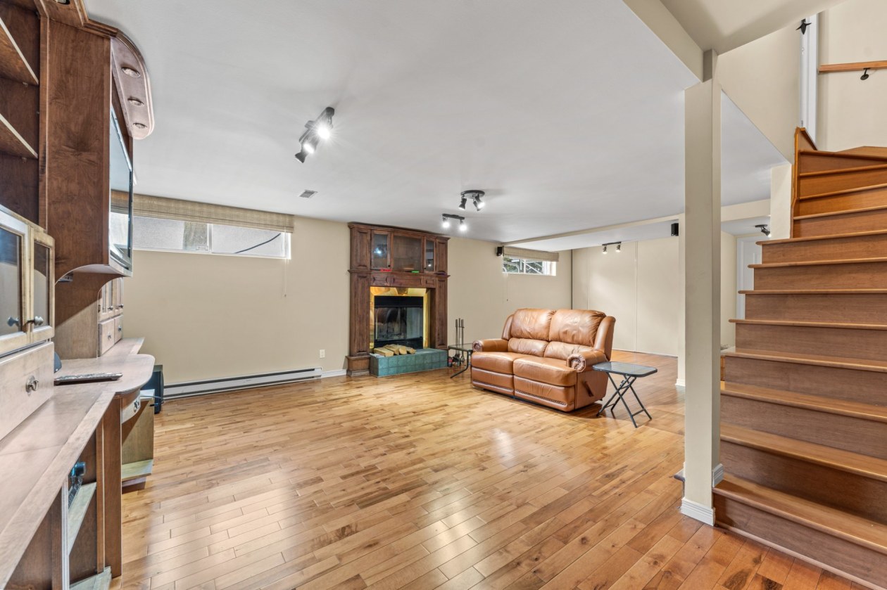 Salle familiale — 146, Boul. des Châteaux, Blainville, J7B1K9, Blainville