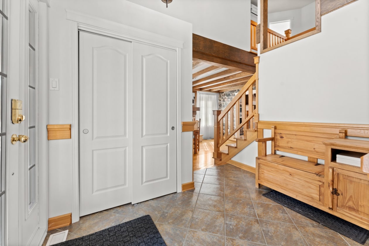 Hall d'entrée — 146, Boul. des Châteaux, Blainville, J7B1K9, Blainville