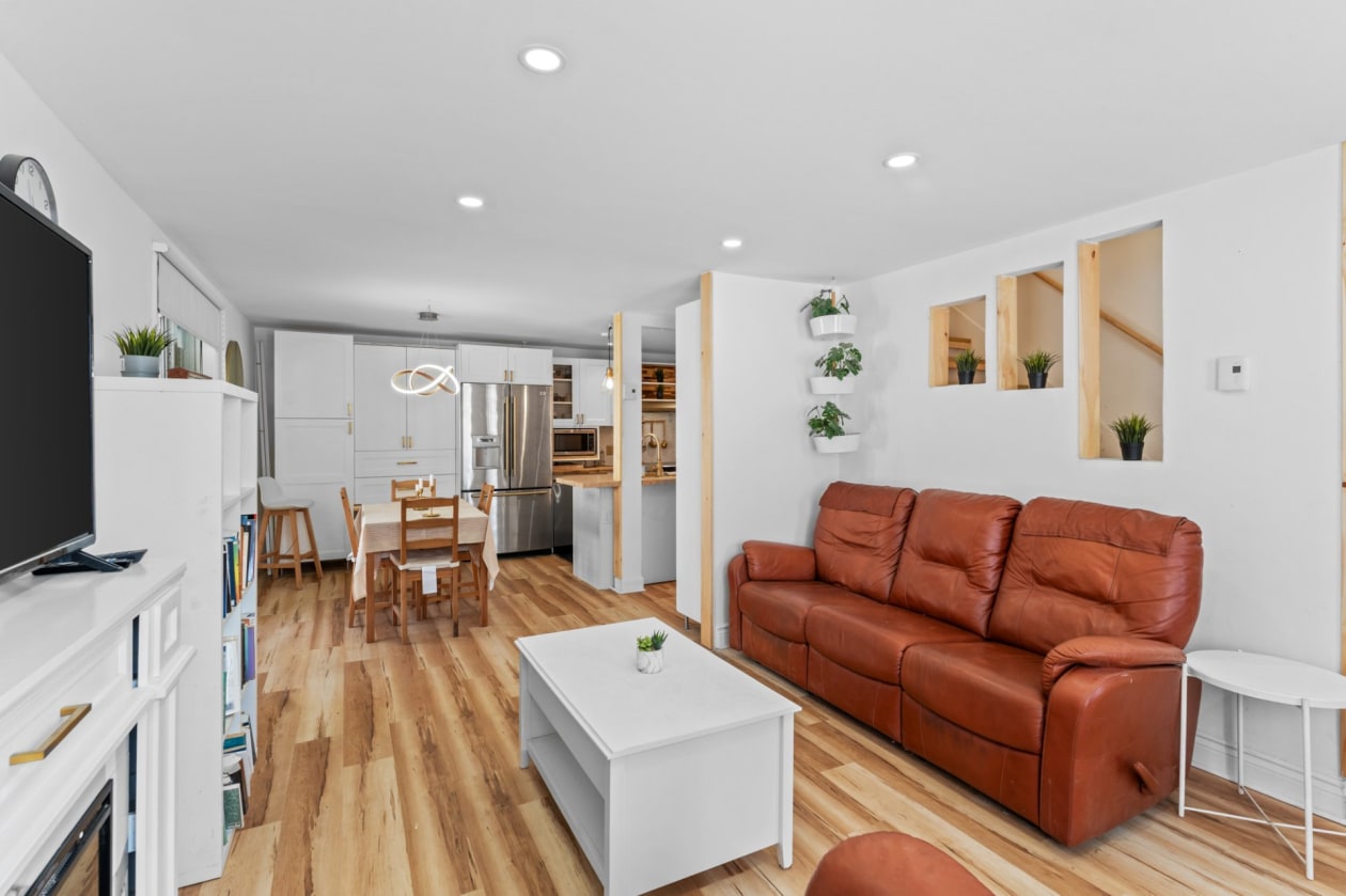 Salon — 620, Ch. de la Grande-Côte, Rosemère, J7A1M8, Rosemère