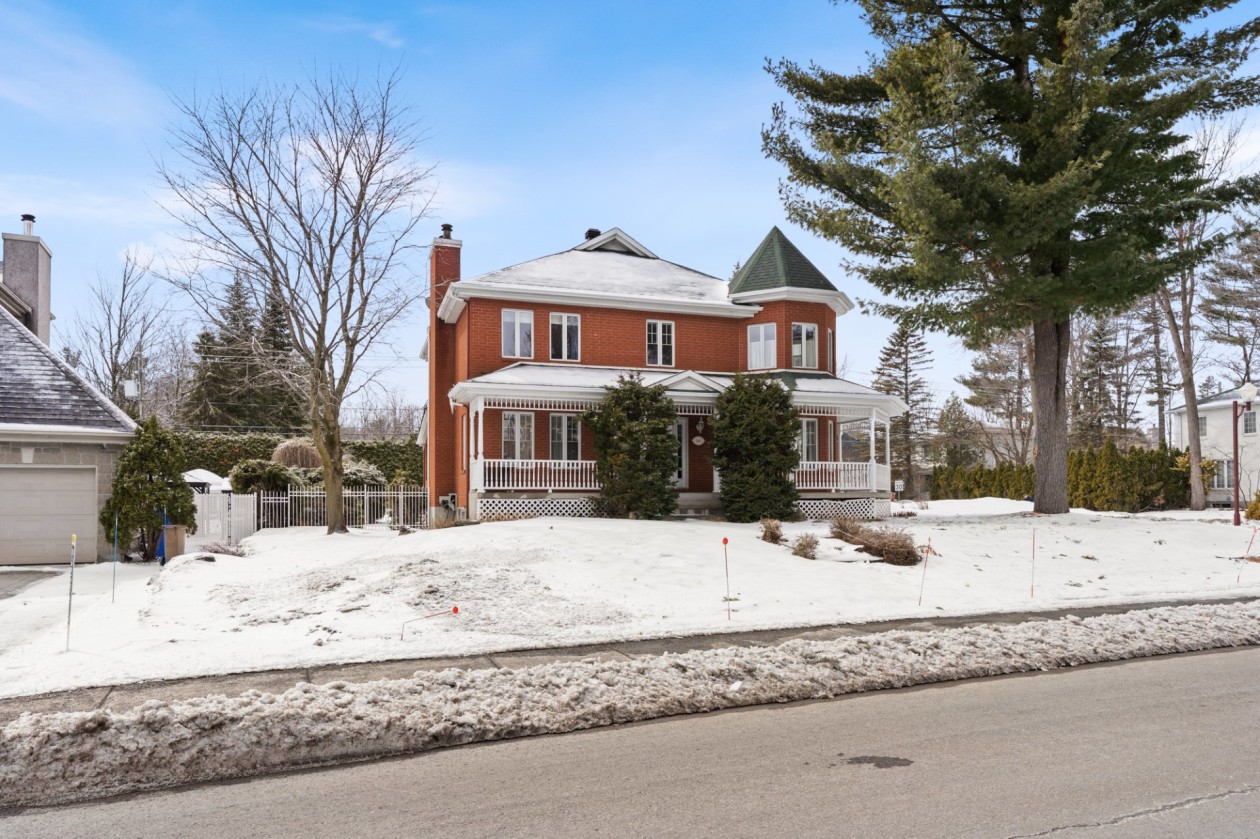Façade — 146, Boul. des Châteaux, Blainville, J7B1K9, Blainville