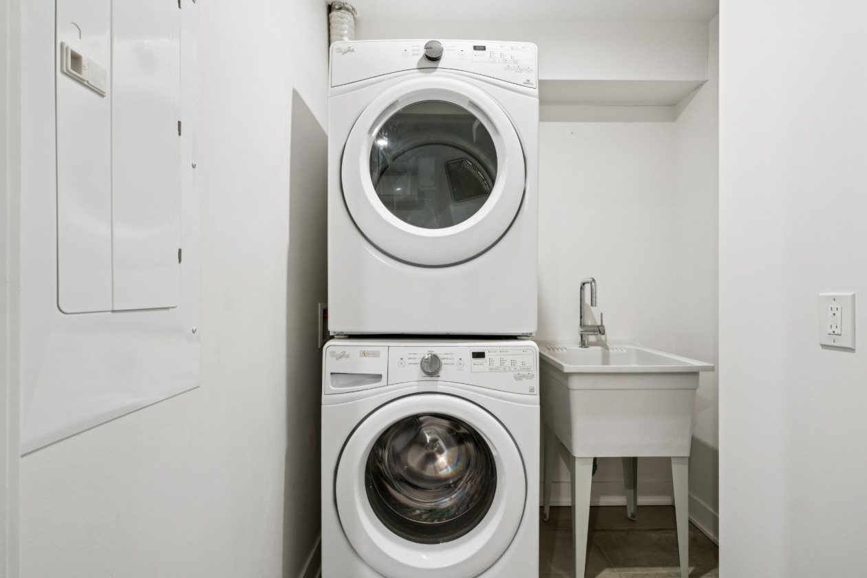 Salle de lavage — 1214, Rue William, Montréal (Le Sud-Ouest), H3C0T5, Montréal (Le Sud-Ouest)