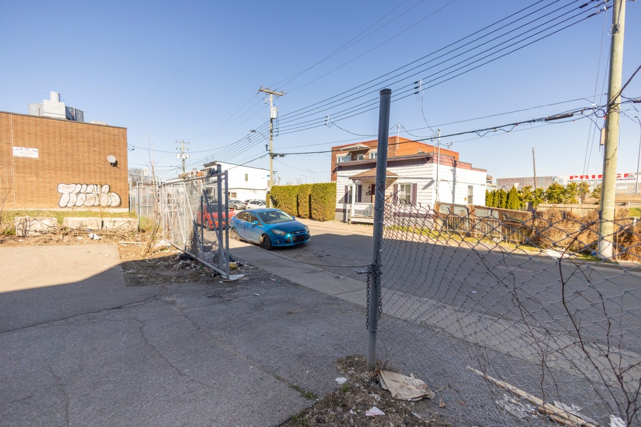 Entrée extérieure — 210, Rue St-Jacques, Montréal (Lachine), H8R1E2, Montréal (Lachine)