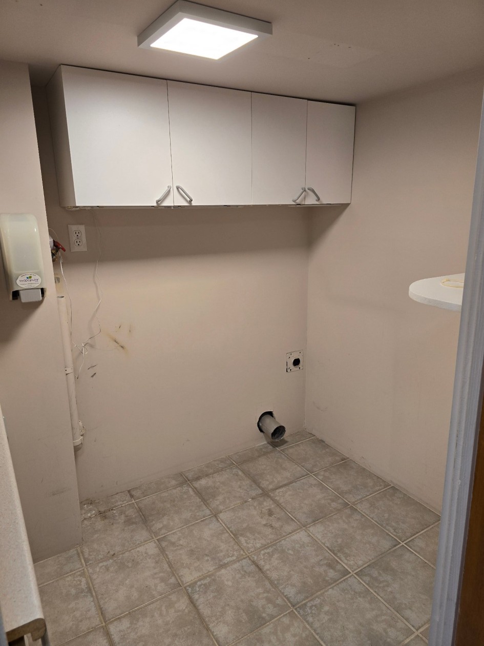 Salle de lavage — 11594, Av. Lamoureux, Montréal (Montréal-Nord), H1G5M5, Montréal (Montréal-Nord)