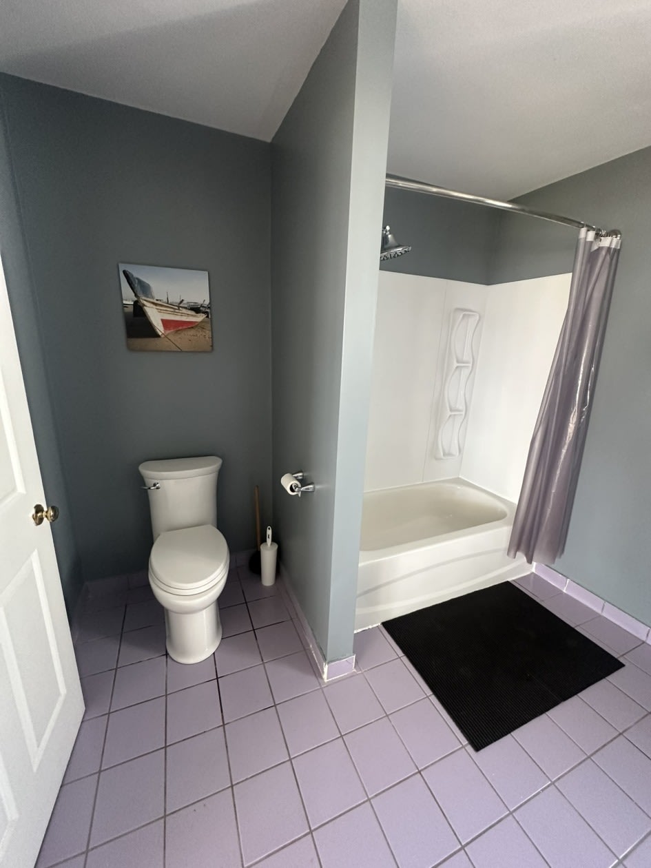 Salle de bains — 1 Rue Jourdain, Baie-Trinité, G0H 1A0, Baie-Trinité