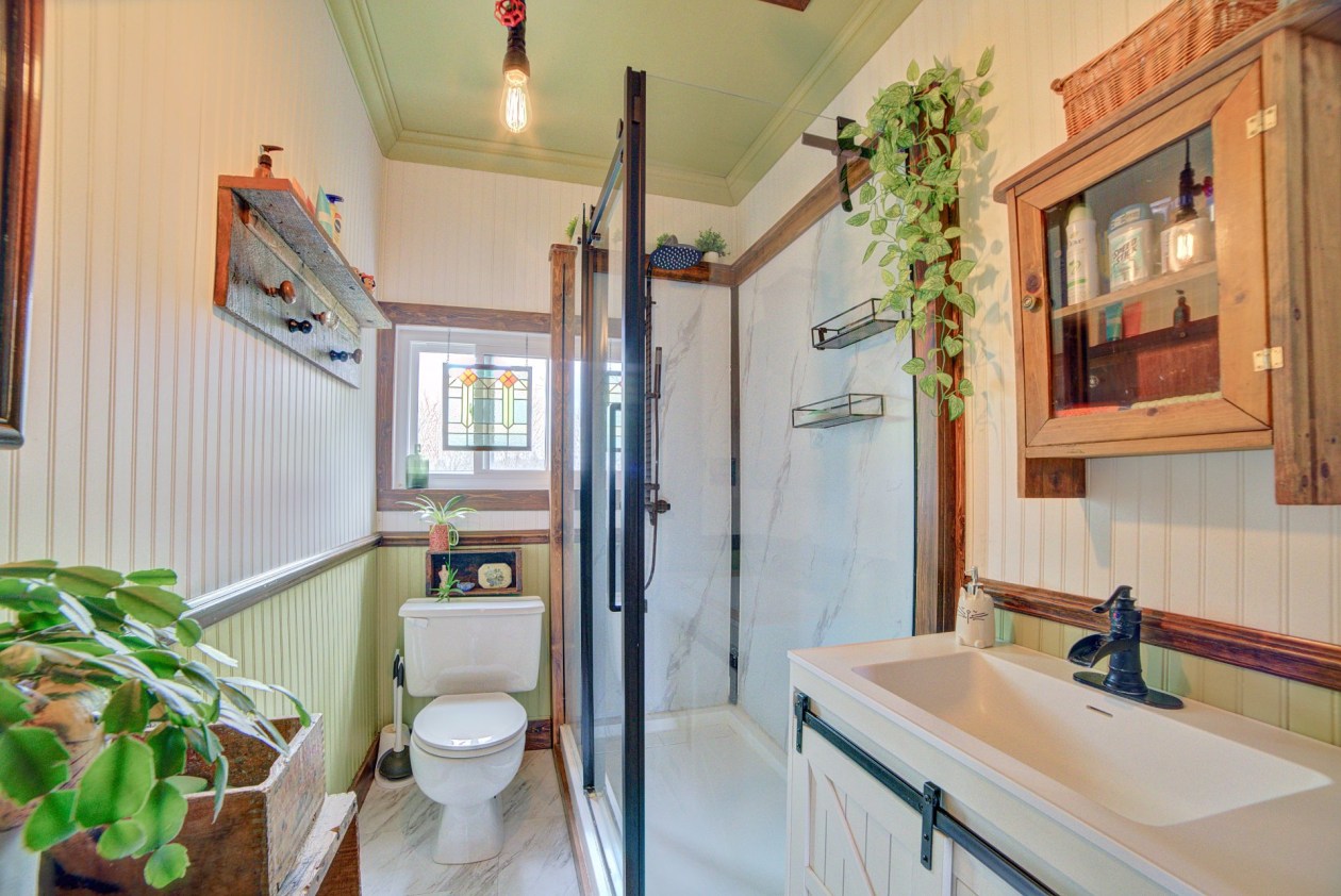 Salle de bains — 23, Rue Albert, Scotstown, J0B3B0, Scotstown