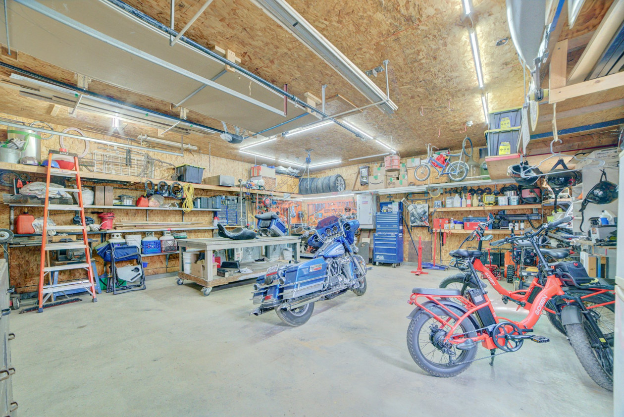 Garage — 23, Rue Albert, Scotstown, J0B3B0, Scotstown