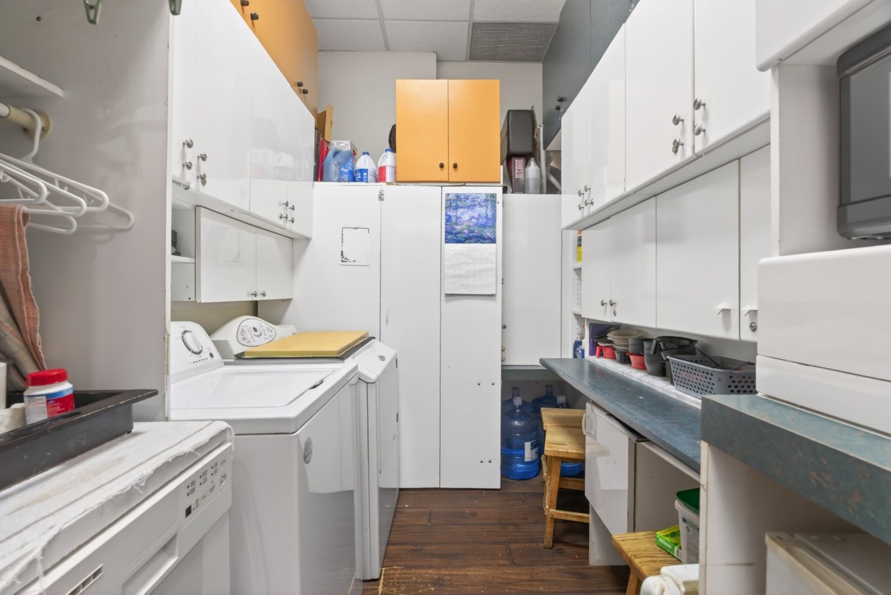 Salle de lavage — 3208, Boul. Neilson, Québec (Sainte-Foy/Sillery/Cap-Rouge), G1W2V8, Québec (Sainte-Foy/Sillery/Cap-Rouge)